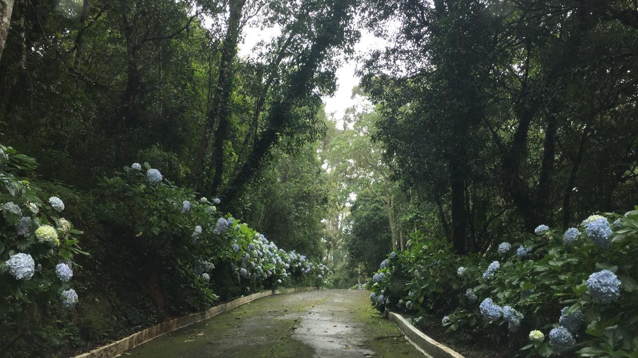 Apartamento Em Condominio Campos do Jordão Esterno foto